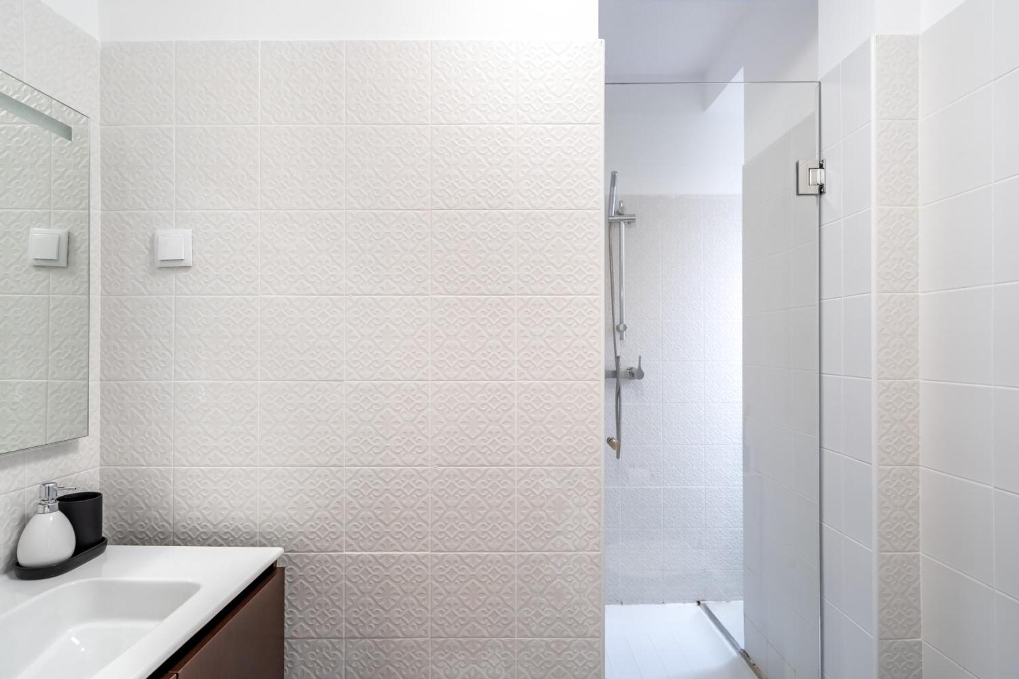 Lovely 2 Bedroom In The Heart Of * Lissabon